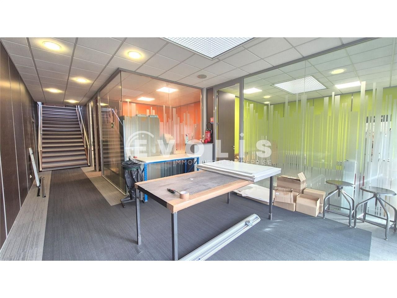 Situé à proximité immédiate de l'autoroute A4 et