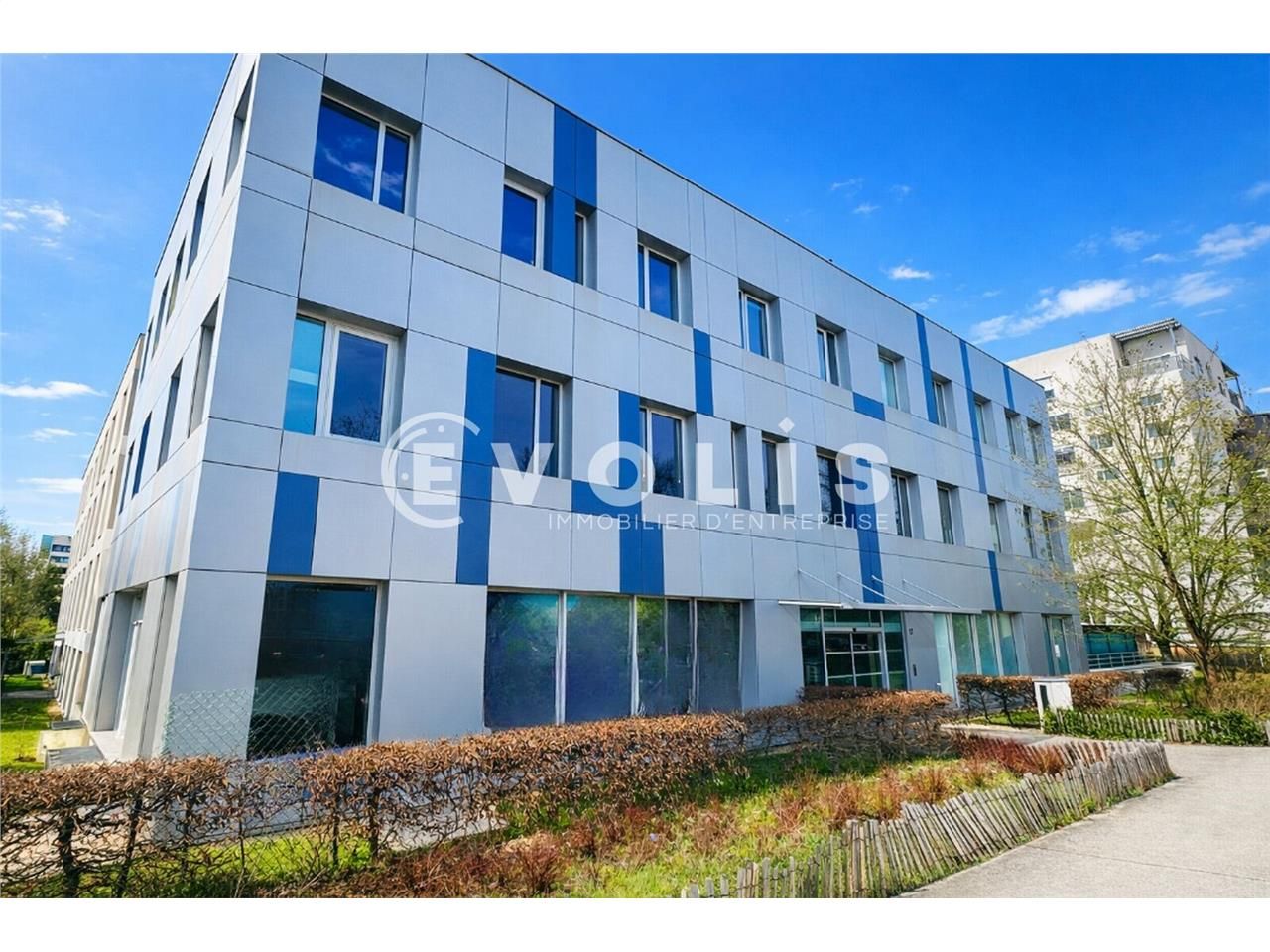 À quelques minutes à pied du RER A de Noisy-Champ