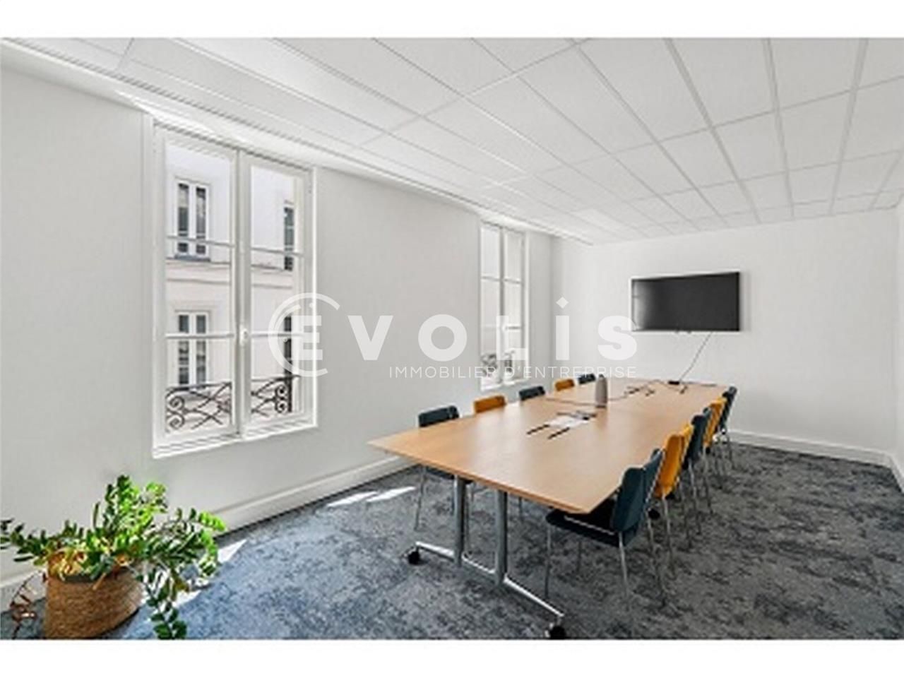 Nous vous proposons à la location, dans un immeub