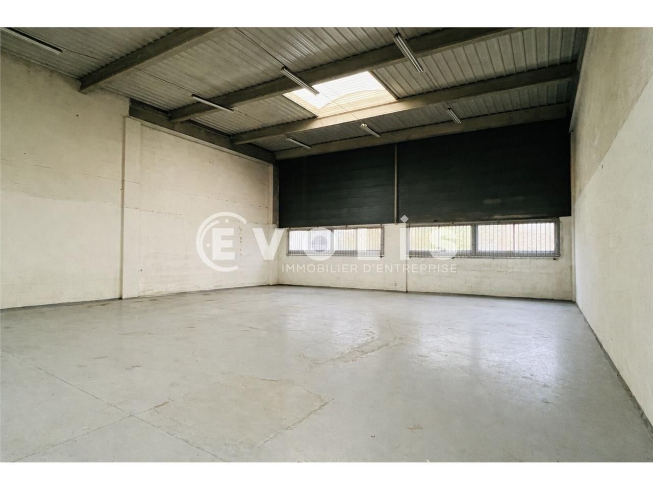 À quelques minutes à pied de la gare RER A de Noi