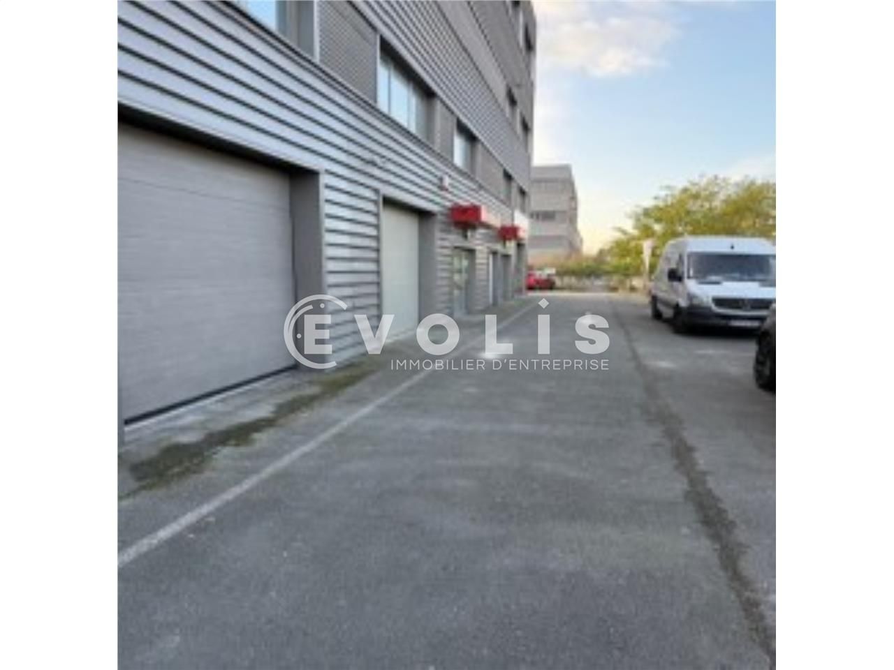 Locaux d'activité à louer à Villeneuve la Garenne