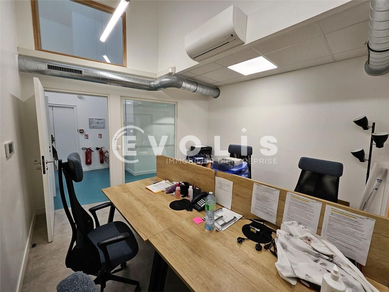 Découvrez une opportunité de bureaux rare à Montr
