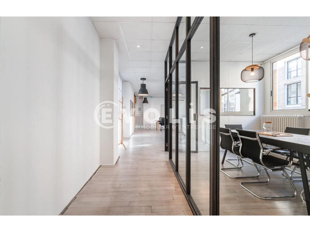 Bureaux d'exception à louer à Paris, offrant un e