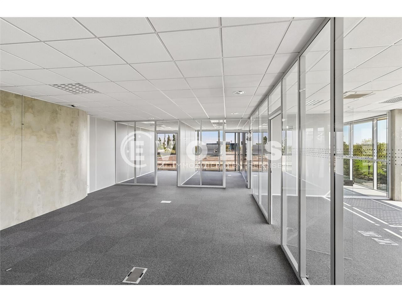 À louer, bureaux lumineux et fonctionnels au coeu