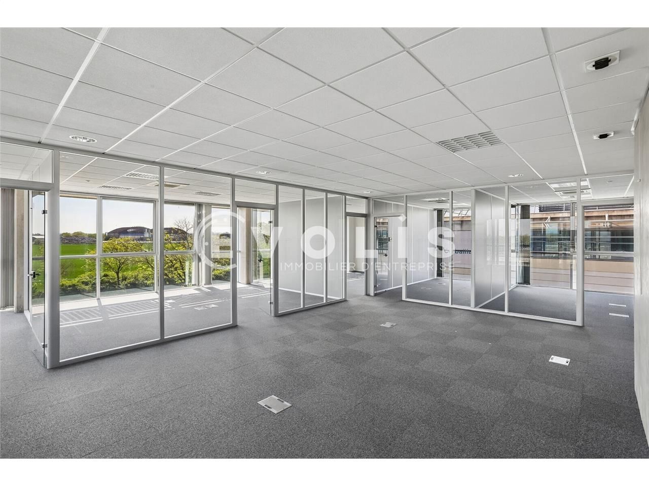 À louer, bureaux lumineux et fonctionnels au coeu