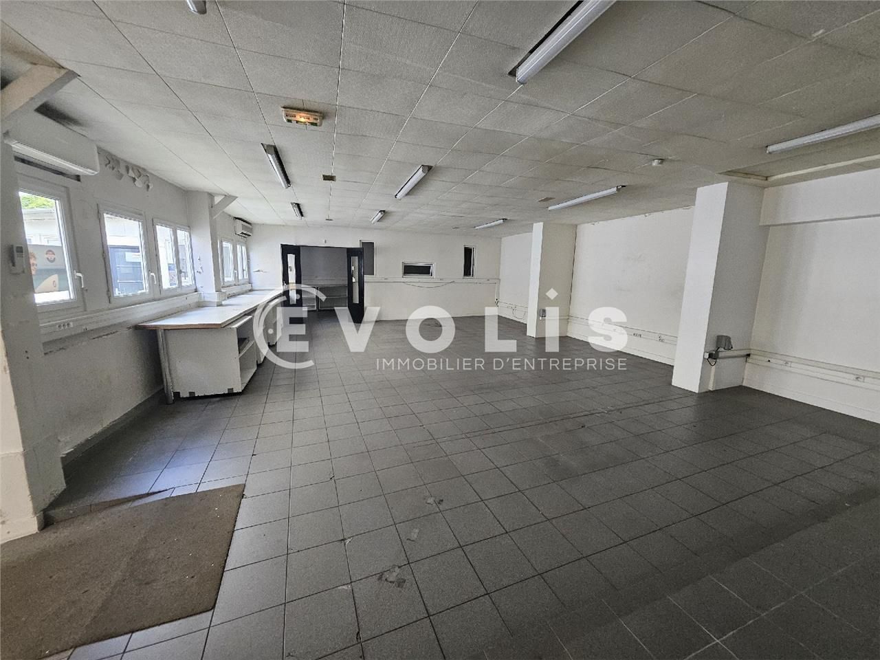 EVOLIS vous propose à la location un bien rare su