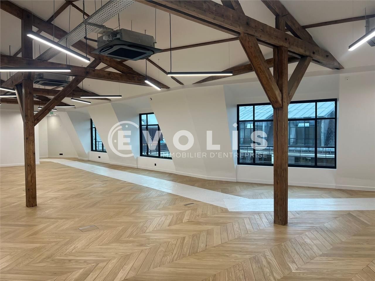 Découvrez des bureaux d'exception de 450 m² à lou