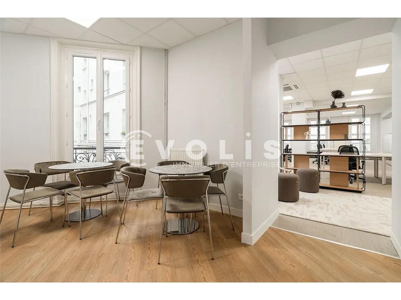 Situé dans le 8ème arrondissement, EVOLIS vous pr