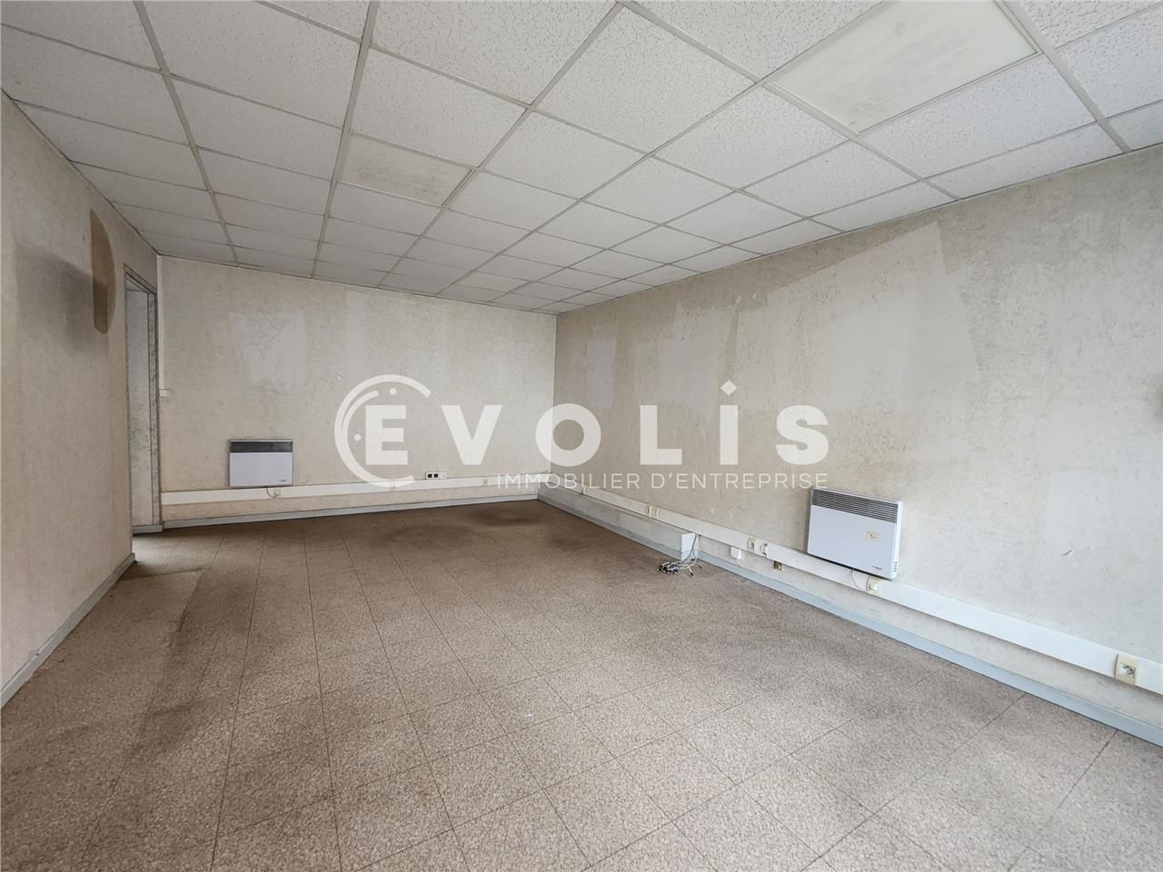 EVOLIS vous propose ce local d'activité spacieux 