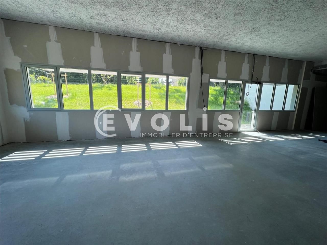 Evolis vous propose à la vente un local d'activit
