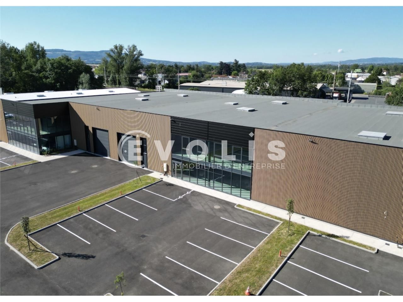 À la recherche de locaux d'activité à Ambérieux ?