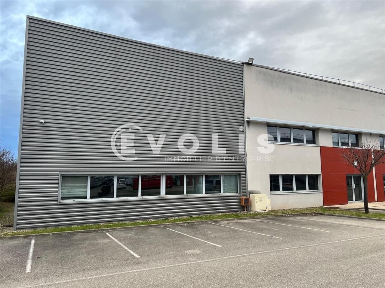 À la recherche de locaux d'activité à louer à Sai