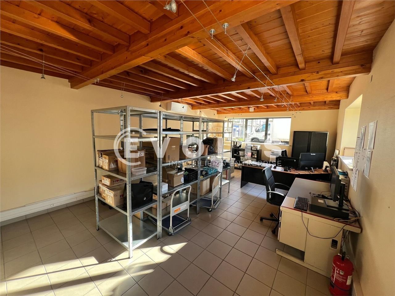 EVOLIS vous propose, à la location, un local mixt