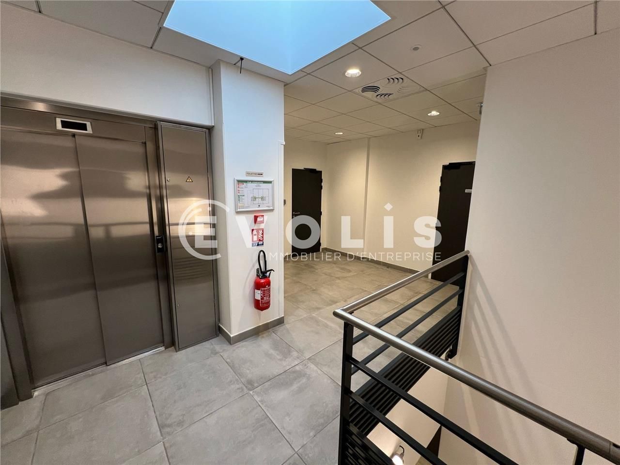 À la recherche de bureaux à louer à Vaulx-Milieu 