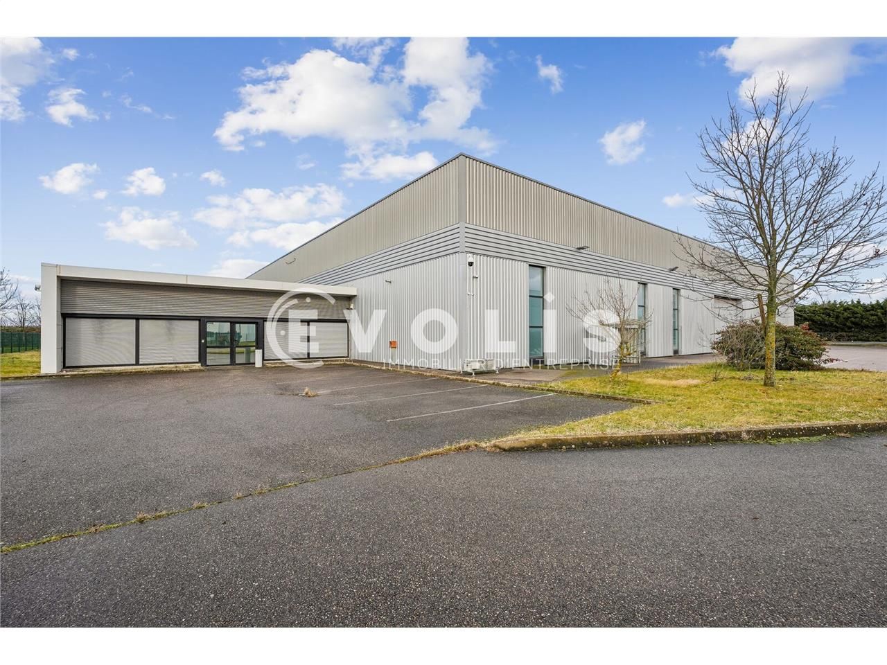 Evolis Lyon vous présnet un bâtiment de 2750m² su