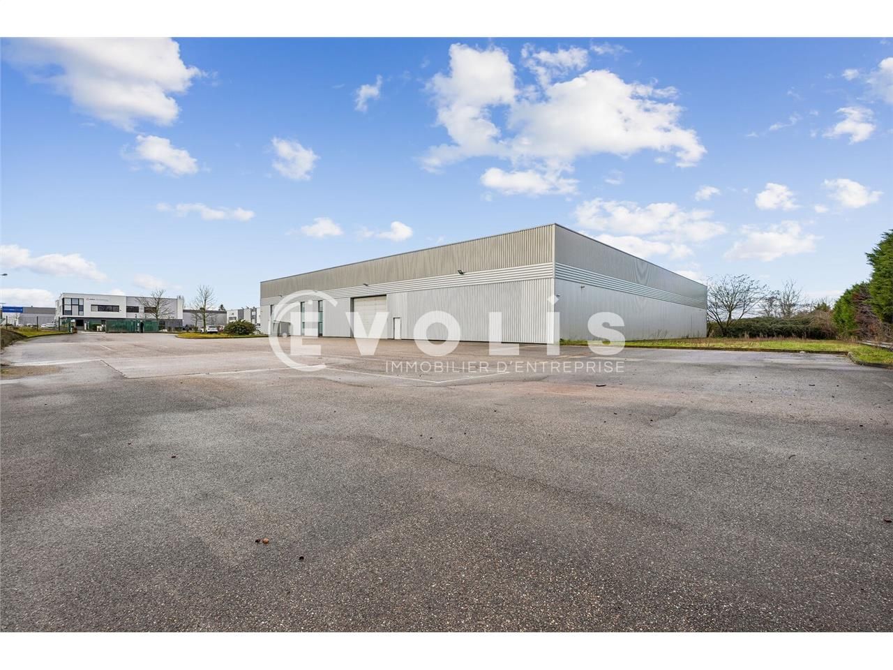 Evolis Lyon vous présnet un bâtiment de 2750m² su