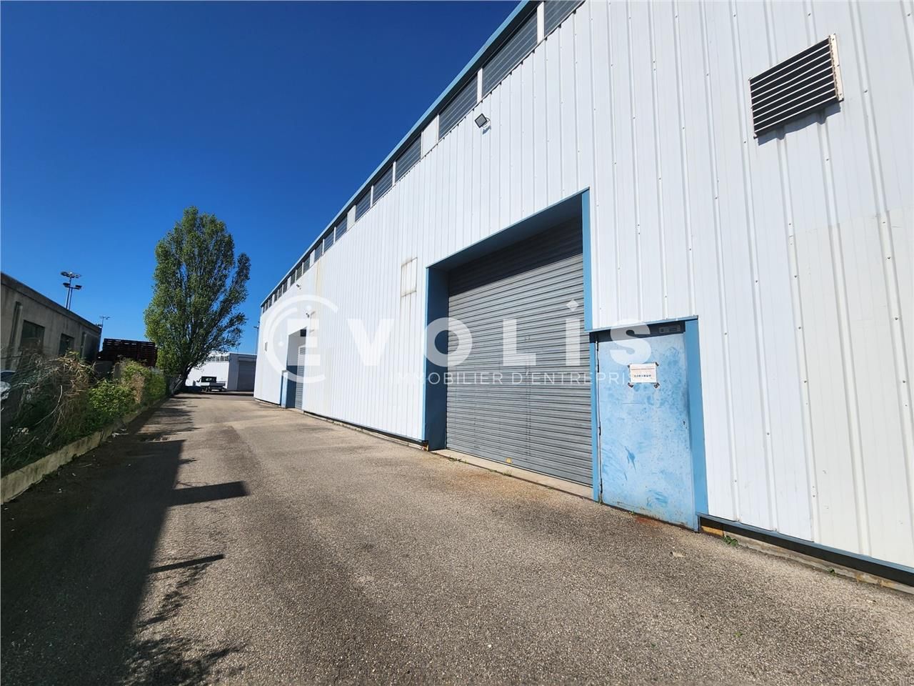 À la recherche de locaux d'activité à louer à Vau