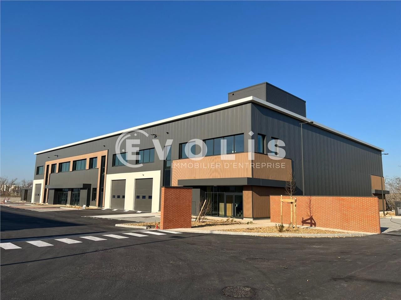 Evolis vous présente plusieurs locaux d'activités