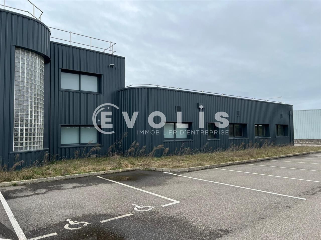 EVOLIS LYON ACTIVITE vous propose à la vente un r