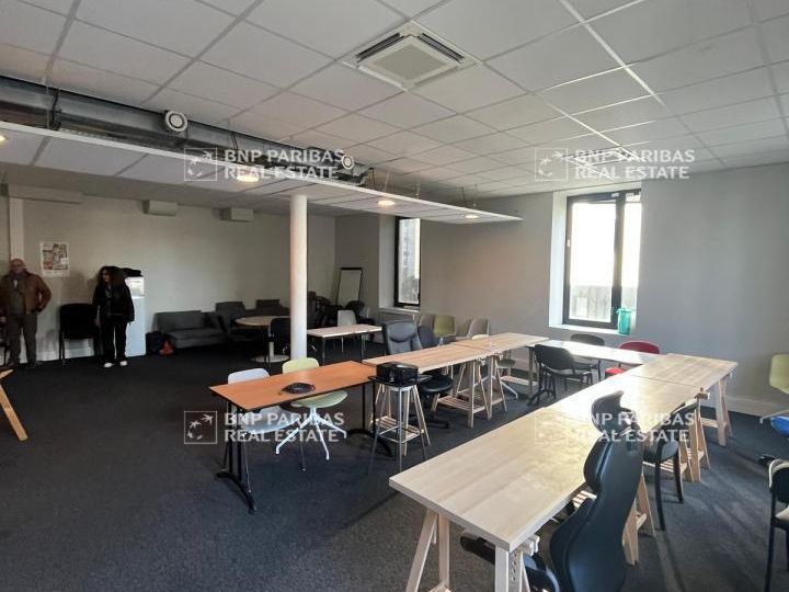 1467 m² pour ce bureaux en location à Villeurbanne