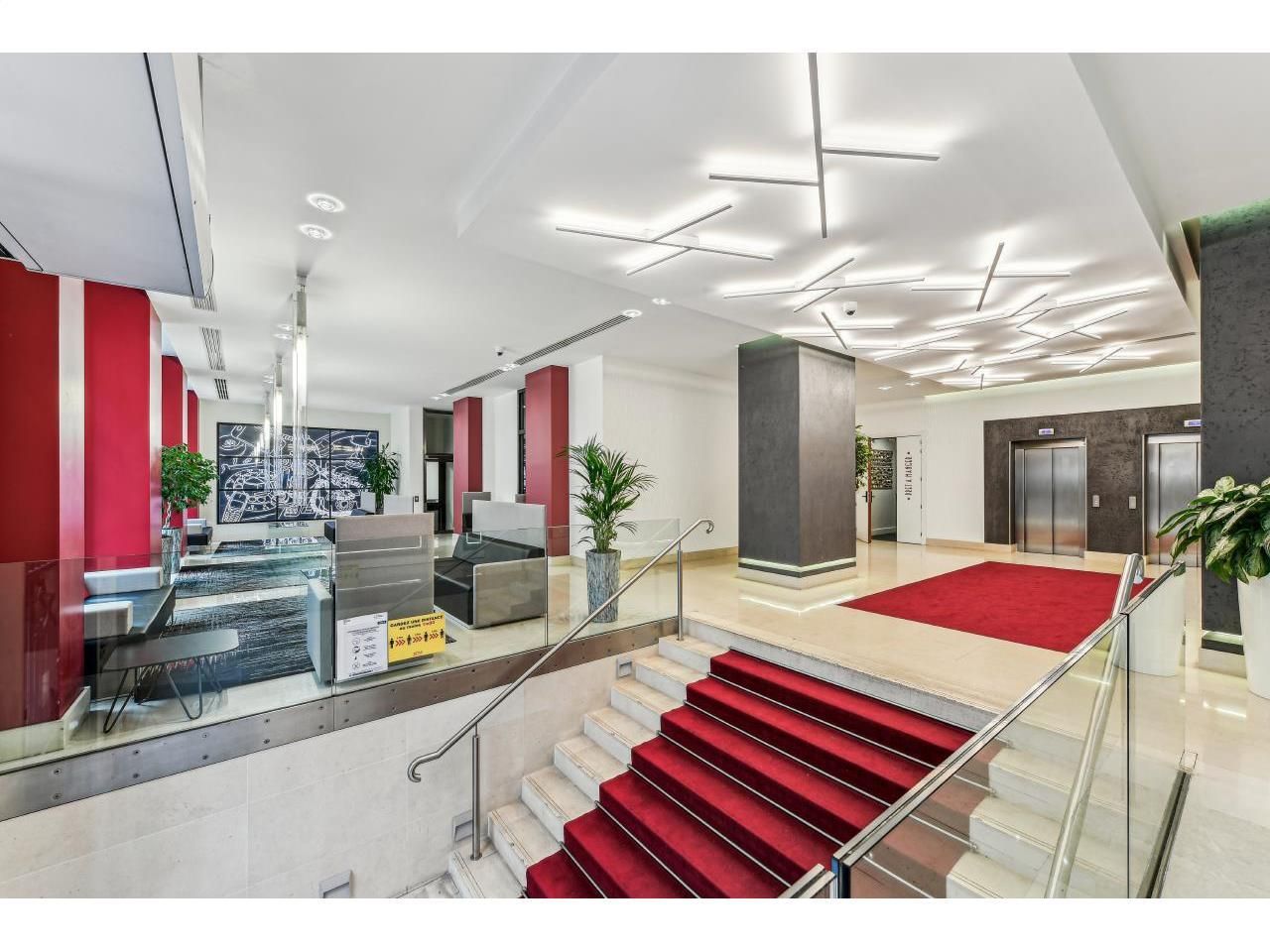 942 m² pour ce bureaux en location à Paris