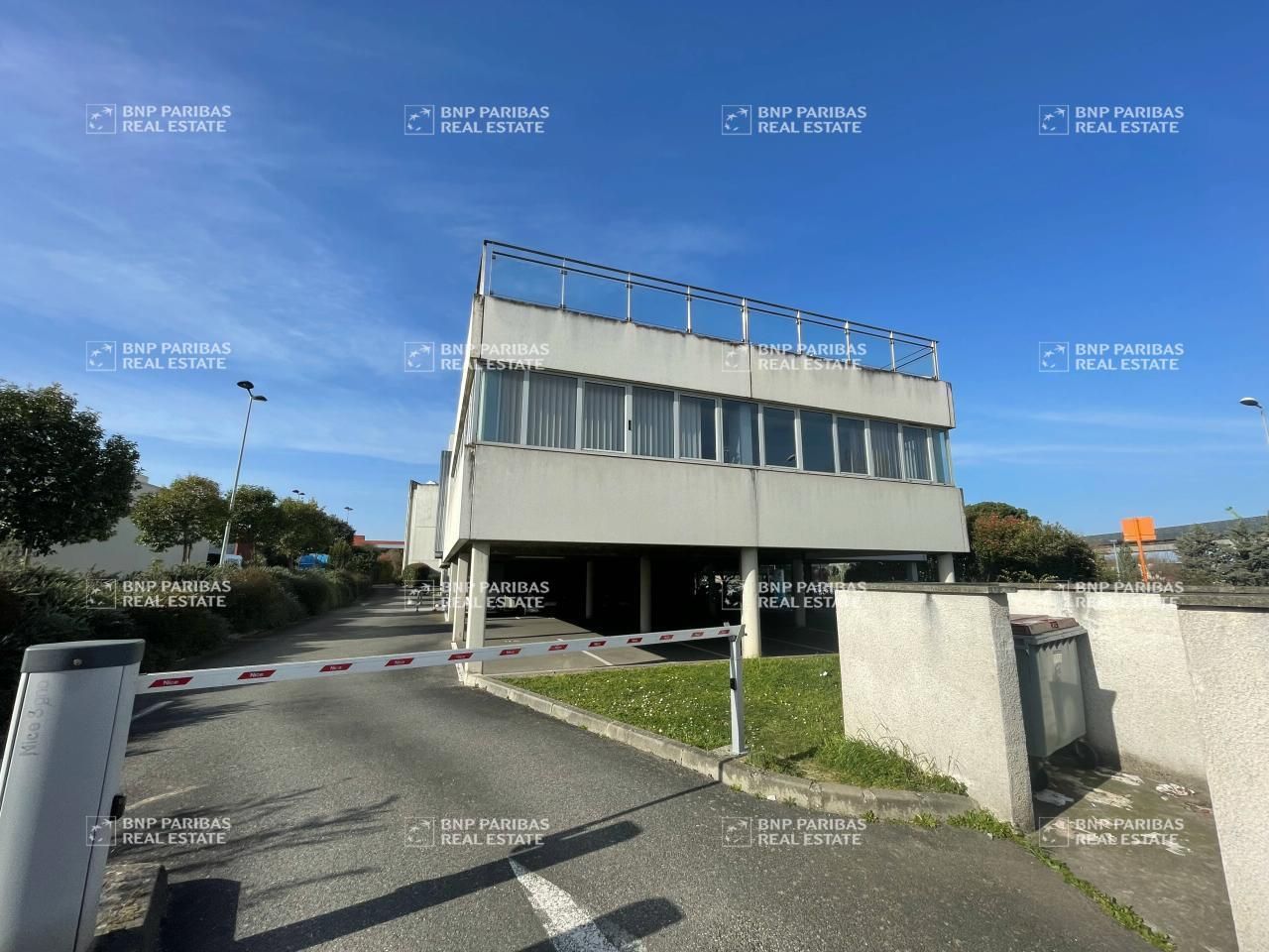 842 m² pour ce bureaux en location à Labège