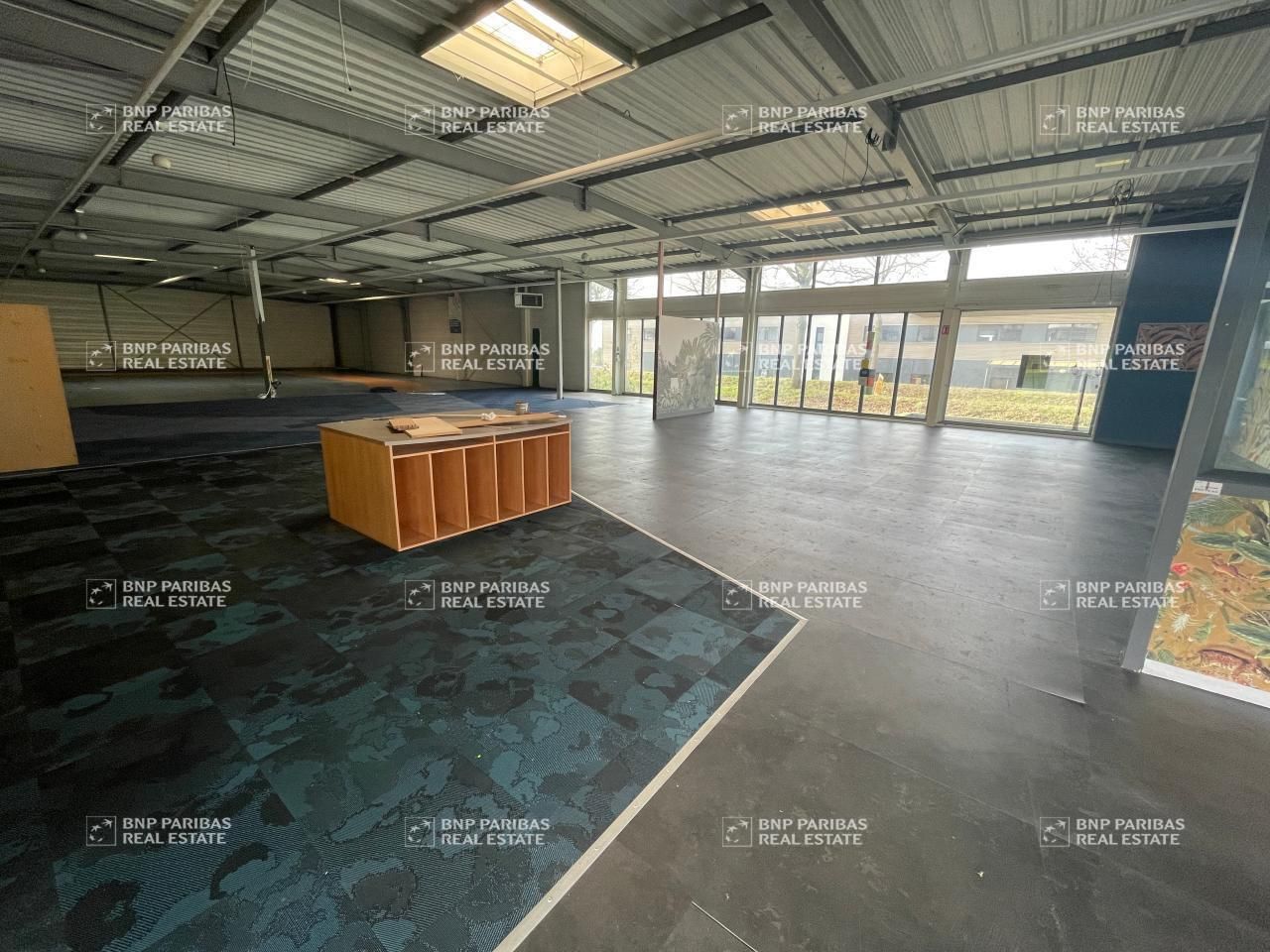 1597 m² pour ce activité en location à Vitre