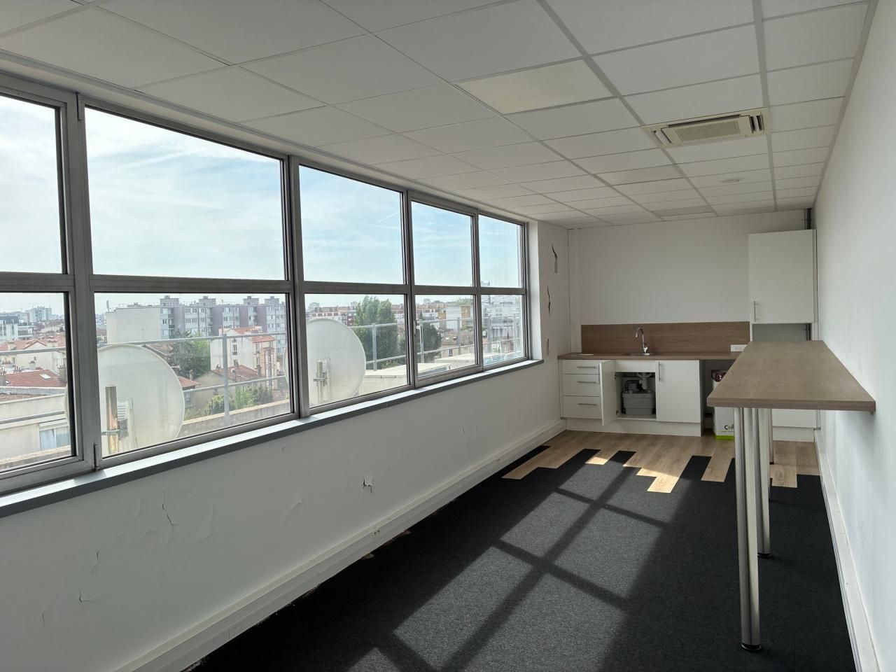 651 m² pour ce bureaux en location à Alfortville