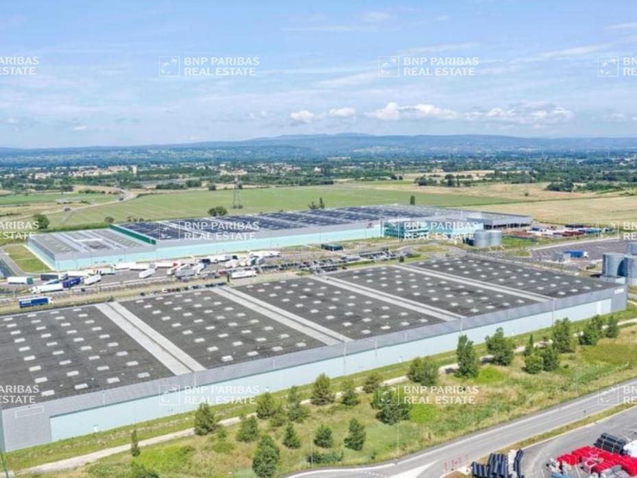 11983 m² pour cetentrepôts classe a en location à Bollène