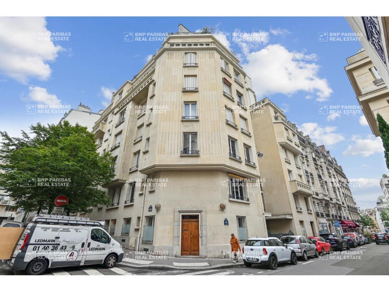 Location Bureaux 250 m² non divisibles 75116 Paris