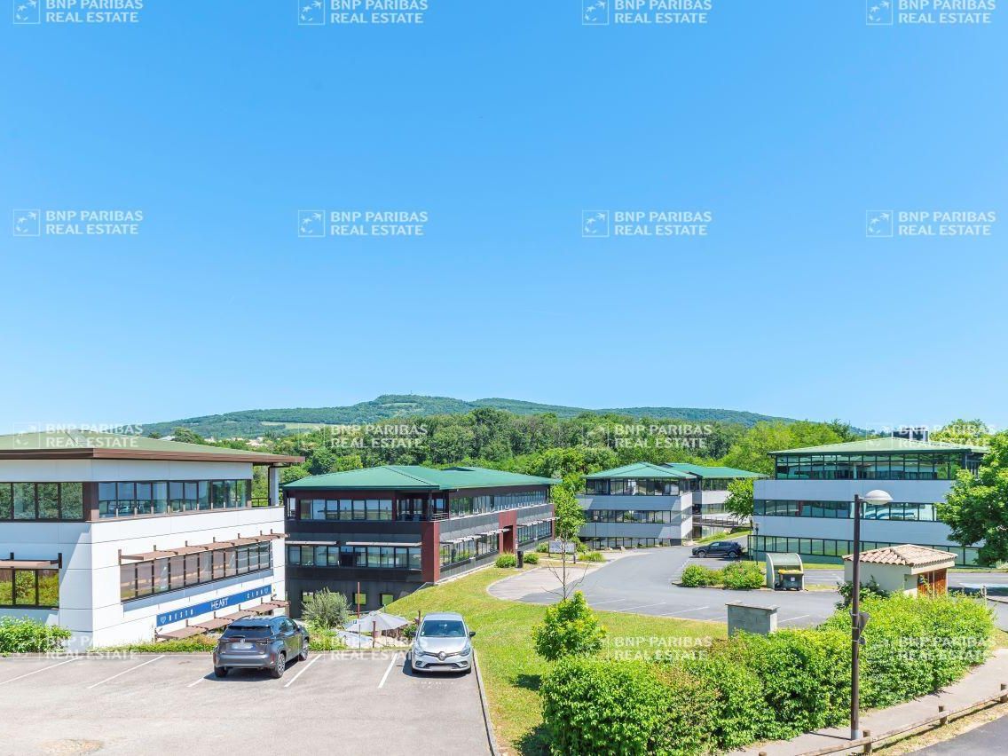 246 m² pour ce bureaux en vente à Lissieu