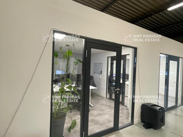 245 m² pour ce activité en location à Ennevelin