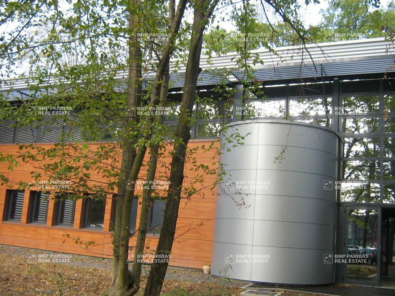 520 m² pour ce activité en location à Écully