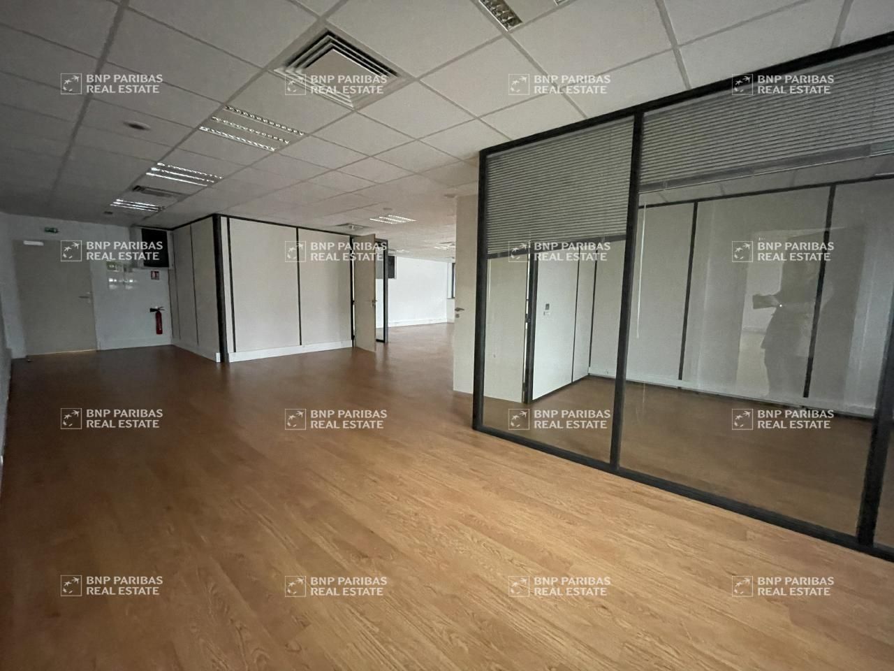 406 m² pour ce bureaux en location à Le bourget-du-lac