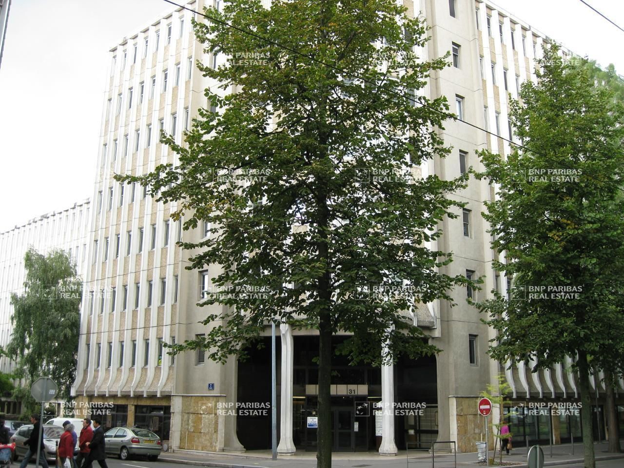 145 m² pour ce bureaux en location à Orleans