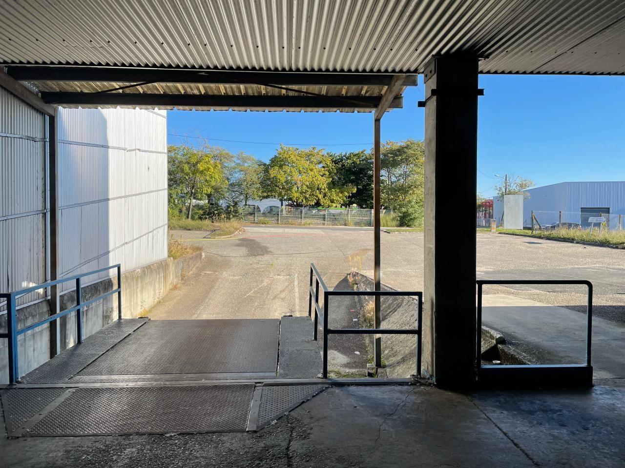 3022 m² pour ce activité en location à Carbon-blanc