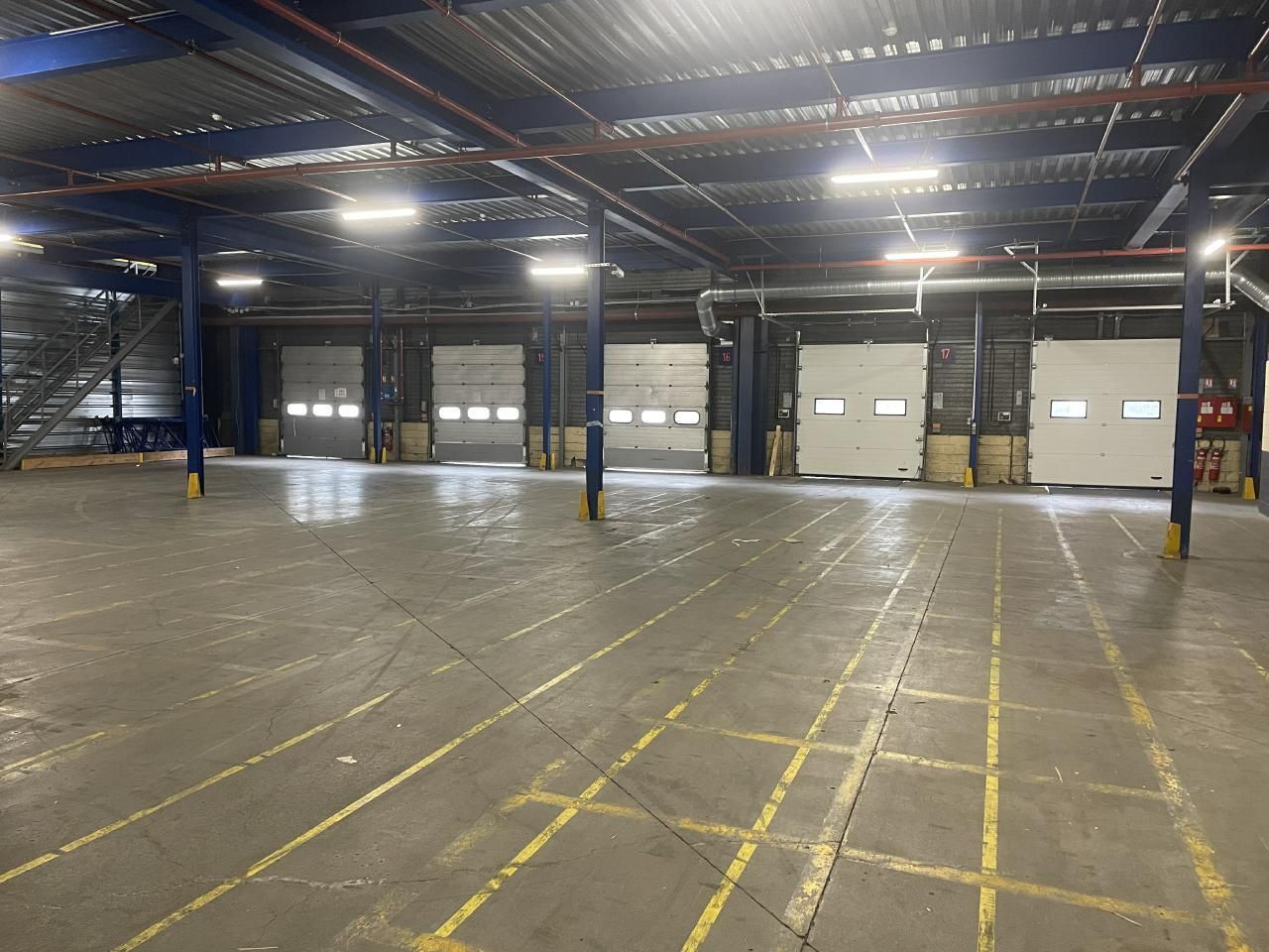 Location Entrepôts classe B 19810 m² non divisibles 59960 Neuville-en-ferrain