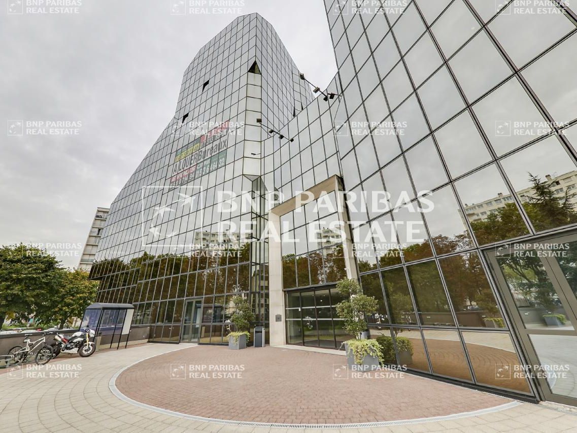 1137 m² pour ce bureaux en location à Cachan