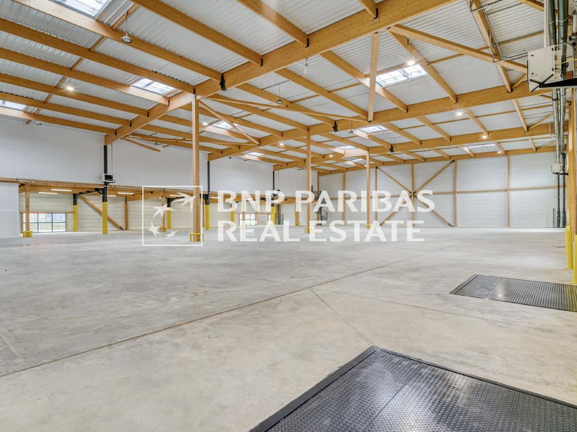 4635 m² pour ce pme-pmi en location à Louvres