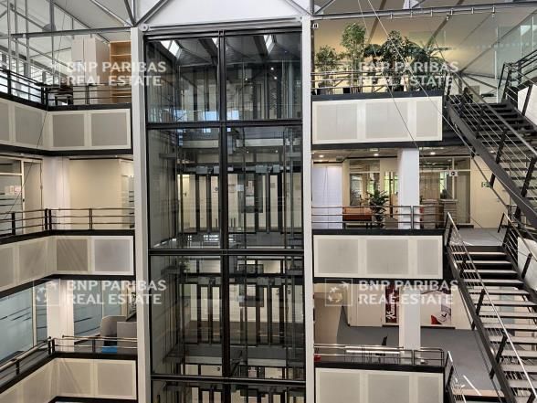 1155 m² pour ce bureaux en location à Lyon