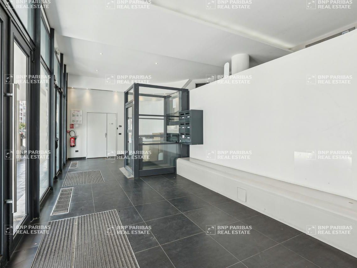 481 m² pour ce bureaux en location à Montigny le bretonneux