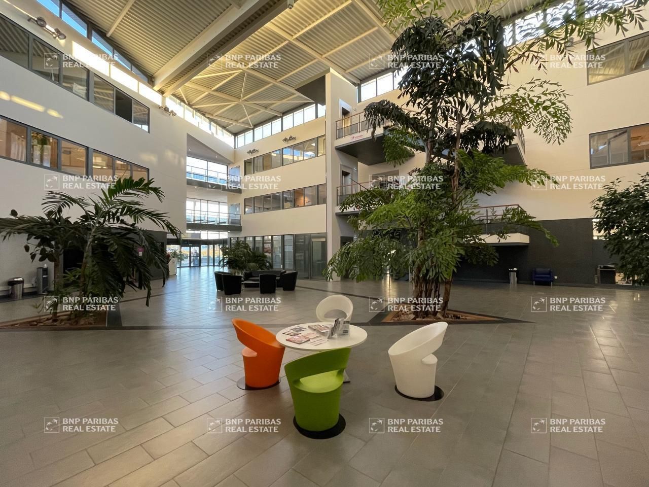 Location Bureaux 947.5 m² divisibles 76230 Isneauville