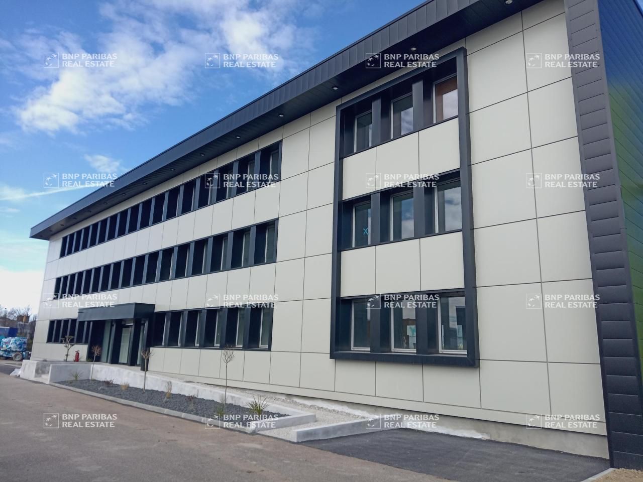 Location Bureaux 1055 m² divisibles 69800 Saint-priest