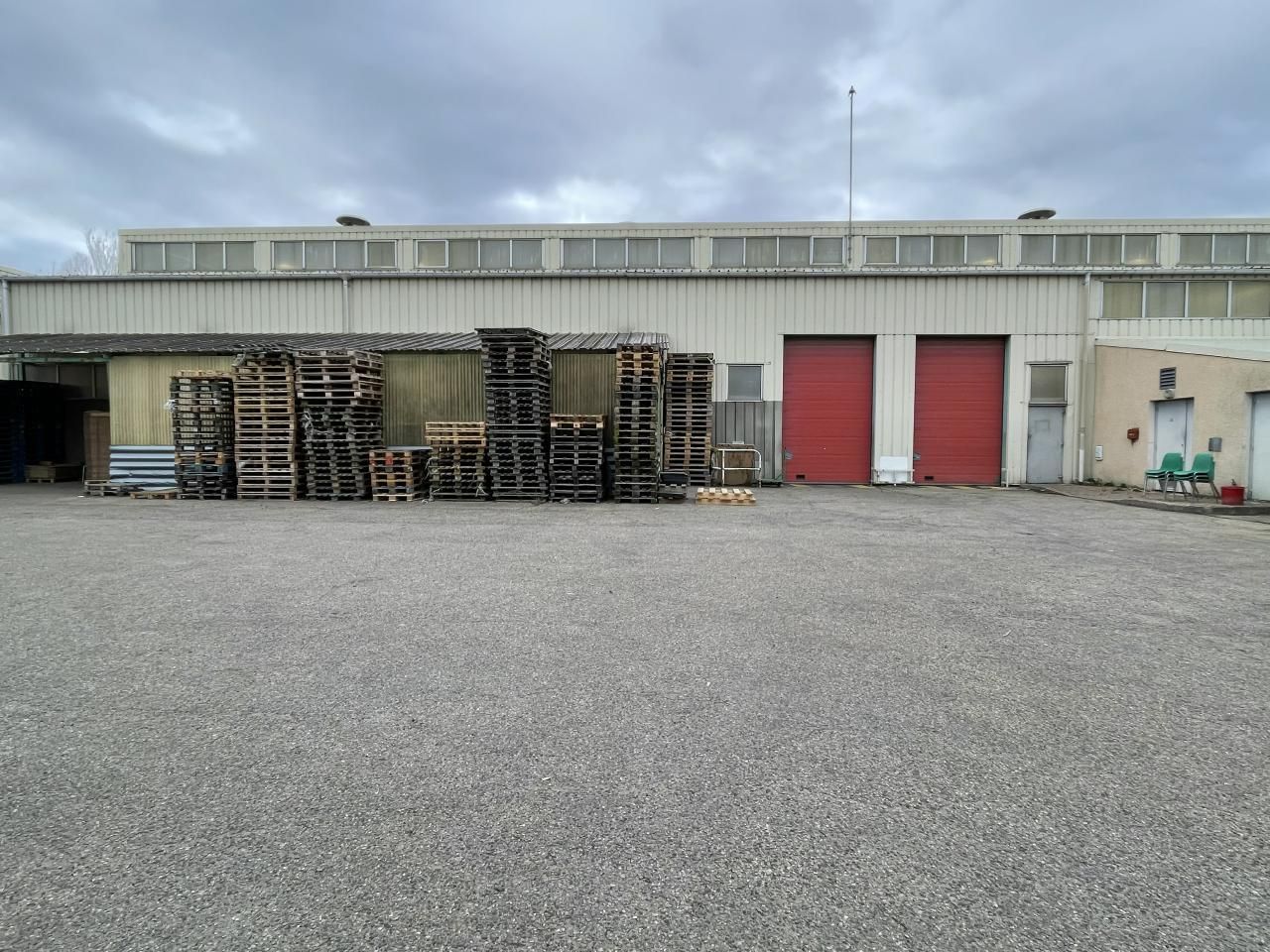 1120 m² pour ce activité en vente à Mornant