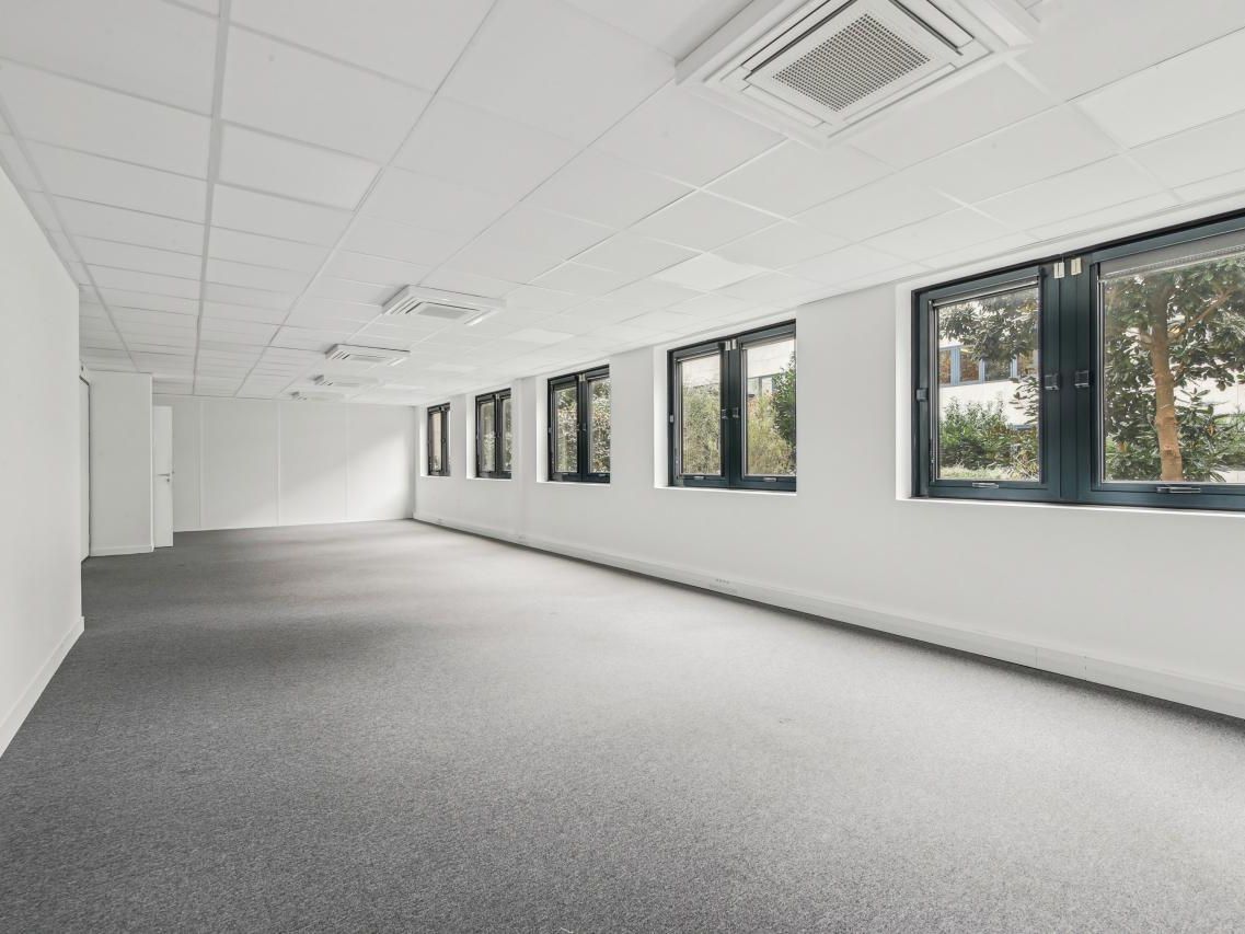 926.19 m² pour ce bureaux en location à Vincennes