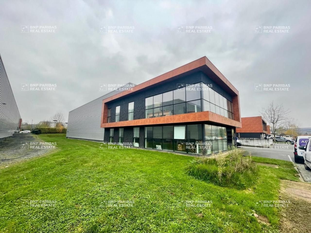 1062 m² pour ce activité en location à Sainghin-en-mélantois
