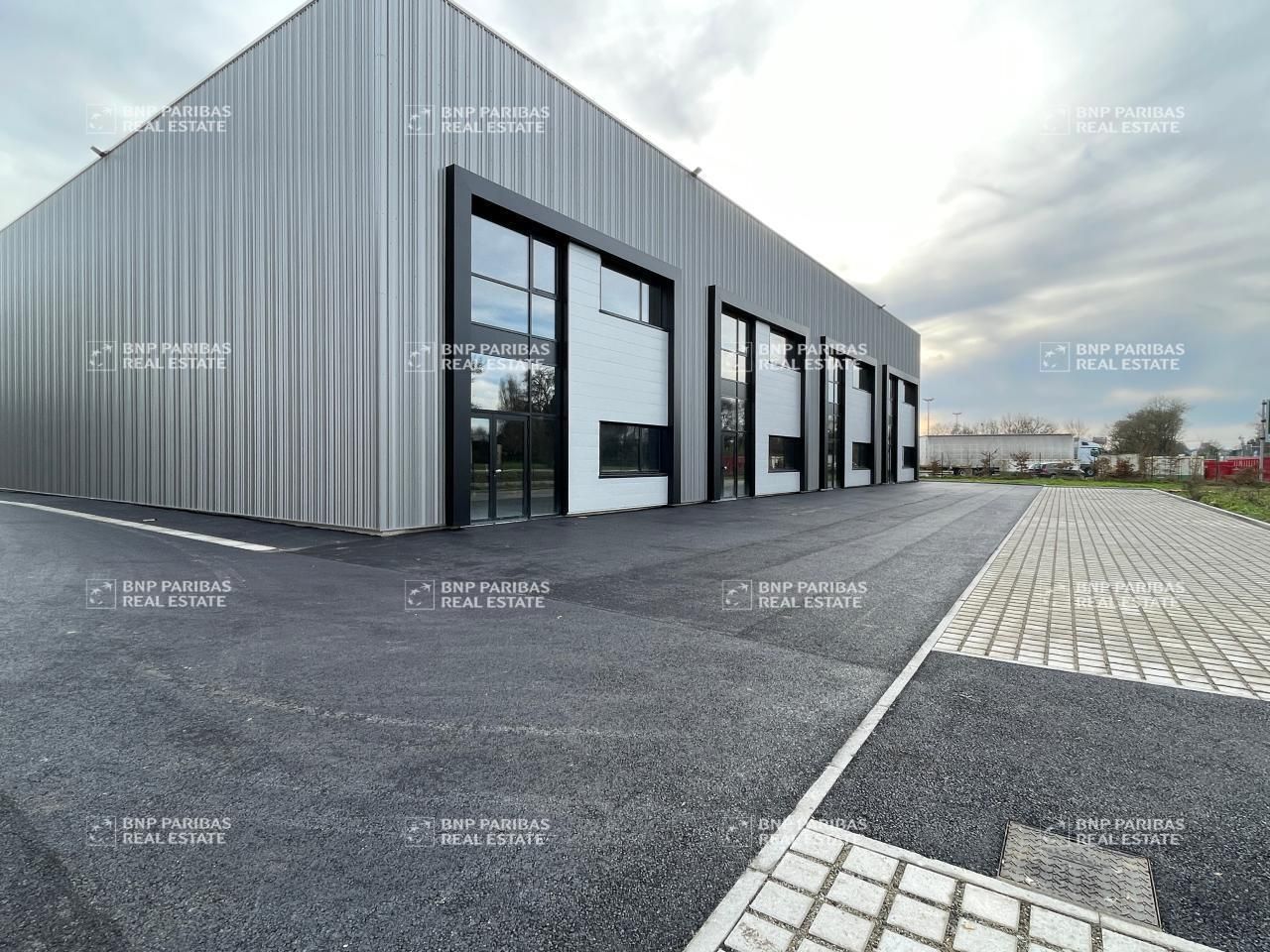 Vente Activité 1091 m² divisibles 44470 Thouaré-sur-loire