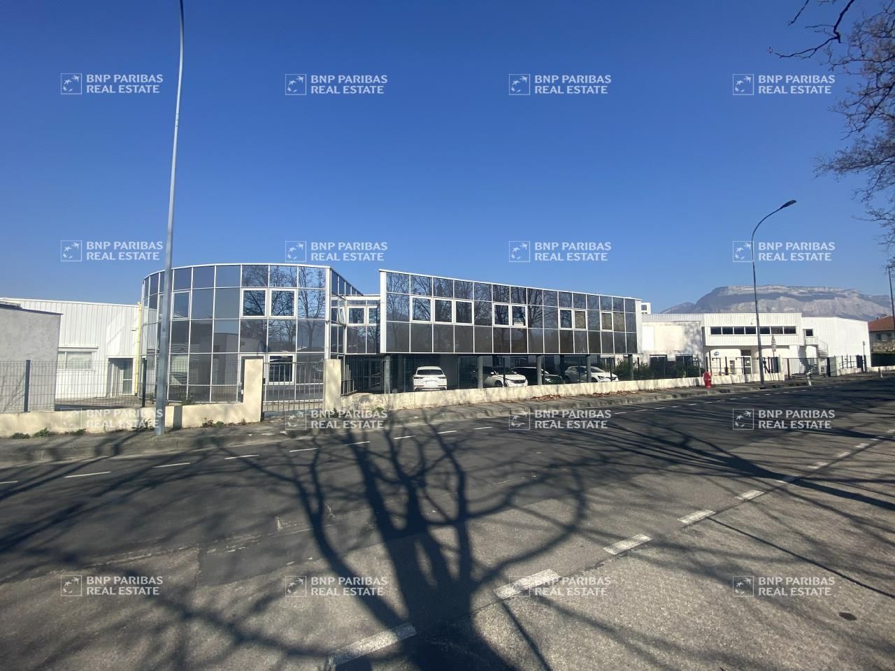 Location Activité 6982 m² divisibles 38100 Grenoble