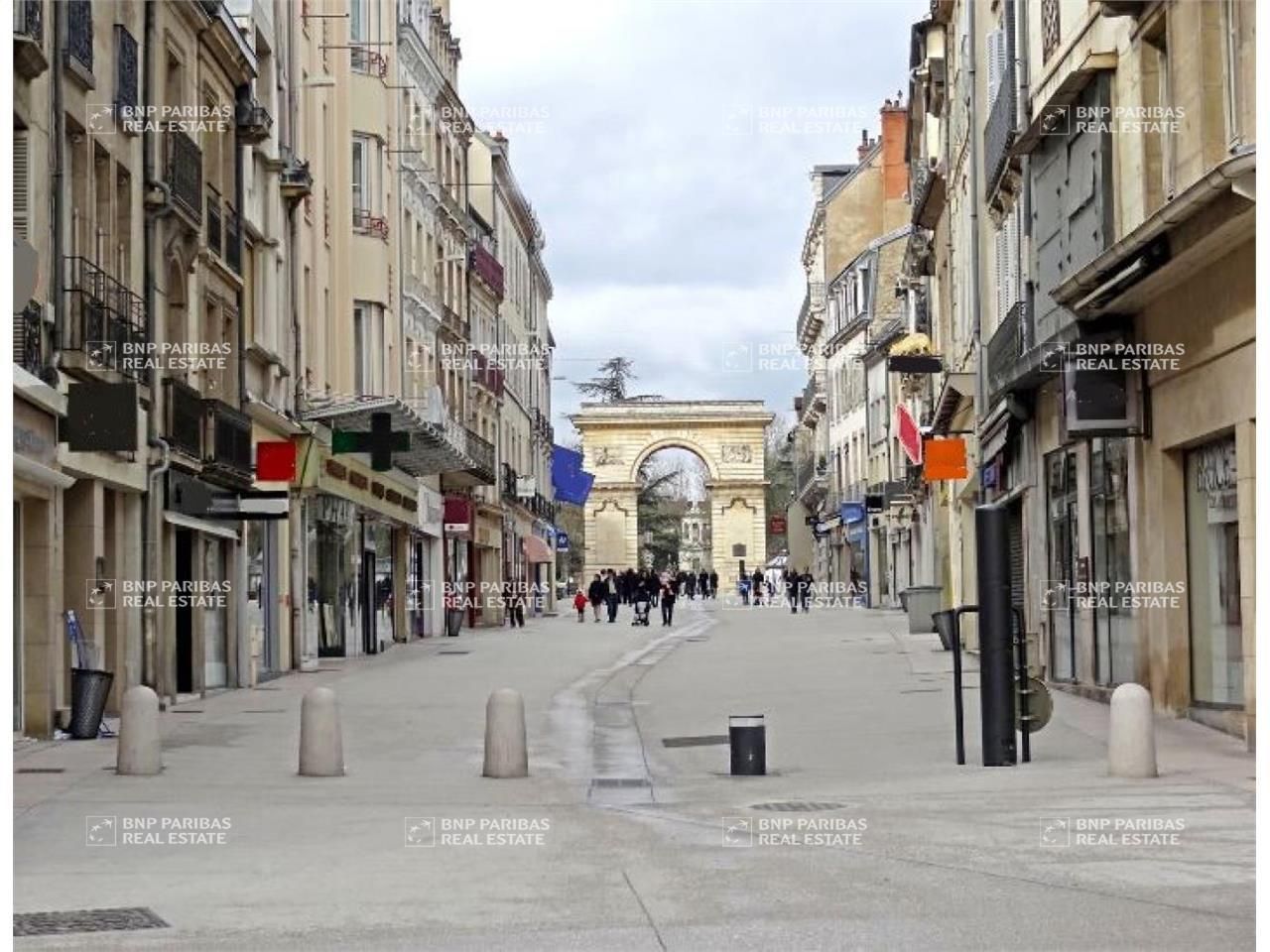 65 m² pour ce bureaux en location à Dijon