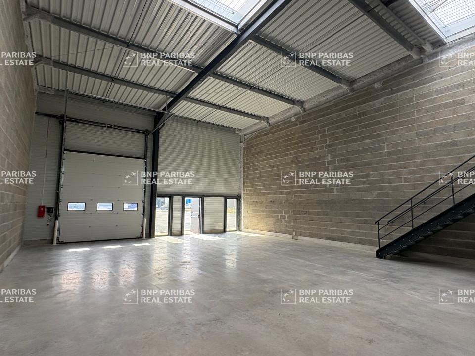 328 m² pour ce activité en vente à Saint-cyr-sur-loire